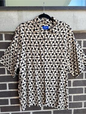 Jack & Jones Men's Black and Cream Short-Sleeve Patterned Shirt, Size Large